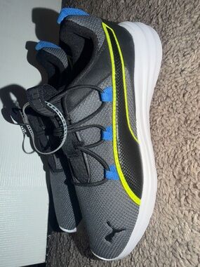 Size 3C-Puma Escapade  kids boy running shoes